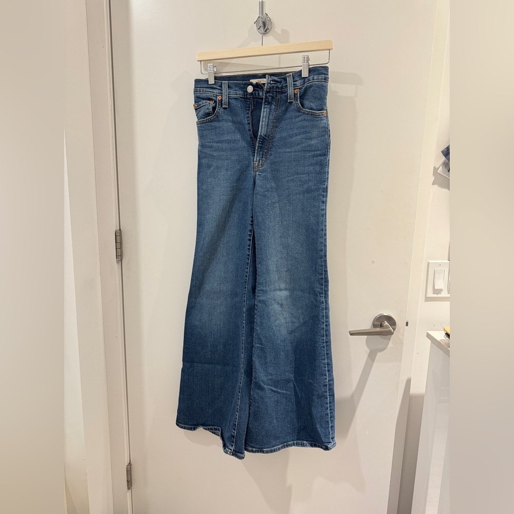 Levi’s Ribcage Bell Jeans - sz 26